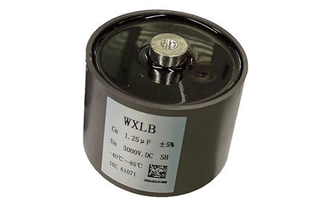 為什么電容器可以濾波直流電壓呢？